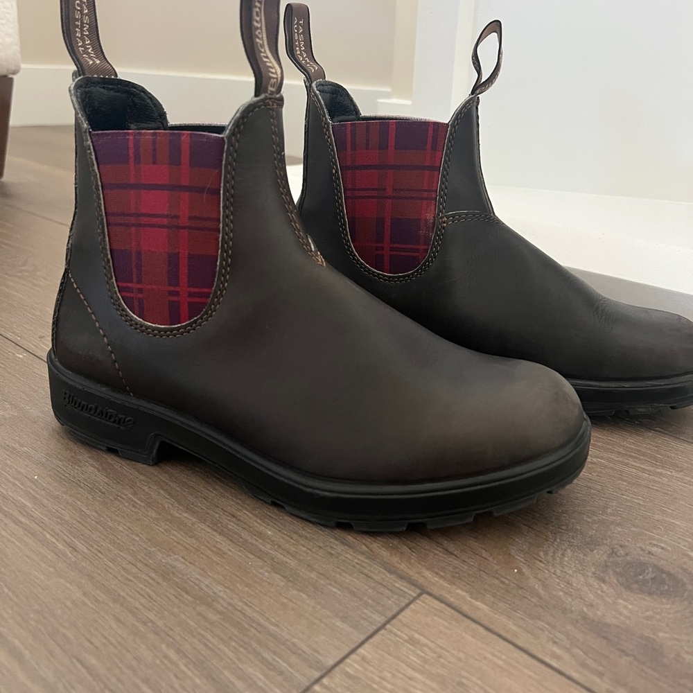 Blundstone Dark Brown Boots with Red Plaid Detail